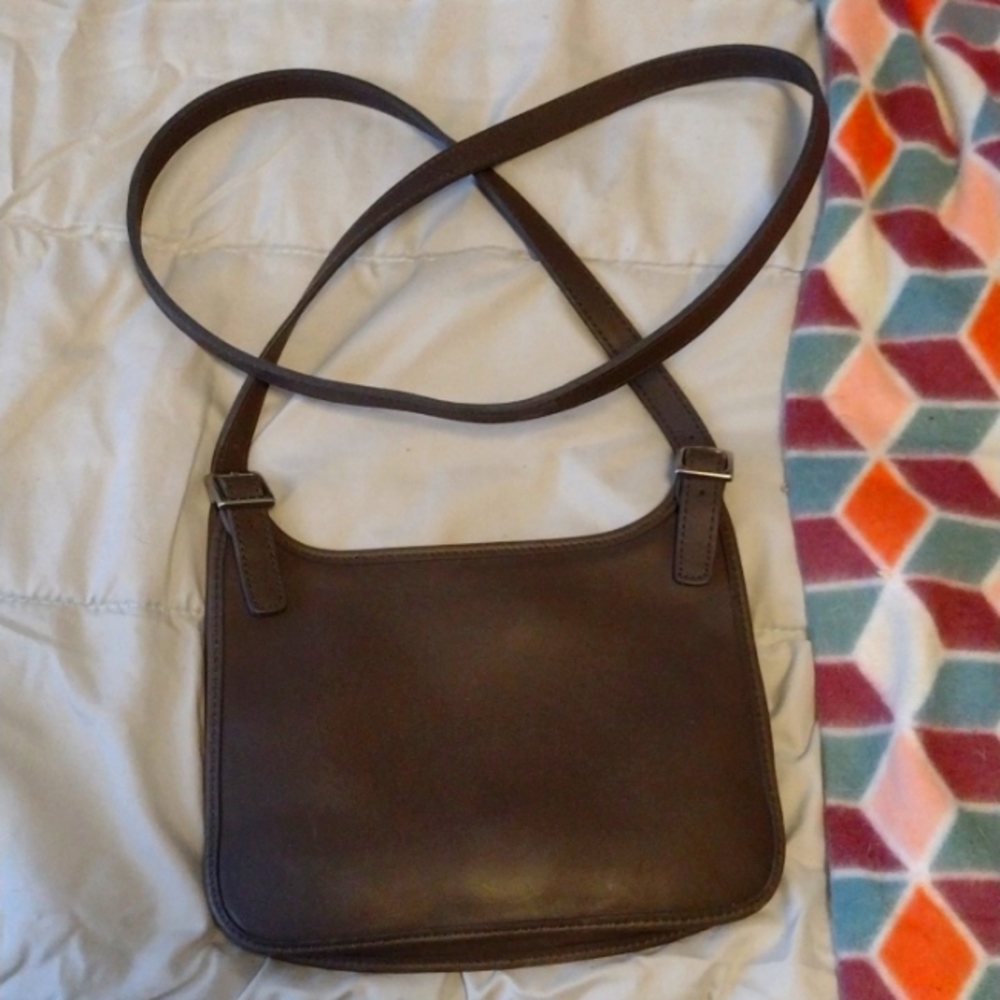 VINTAGE COACH Brown 🤎 Leather Mini Purse in Excellent Condition!